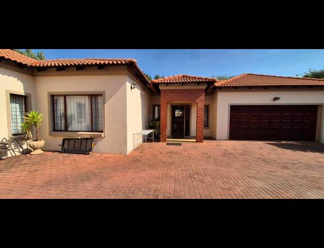 3 BEDROOM HOUSE FOR SALE IN MIDFIELD ESTATE